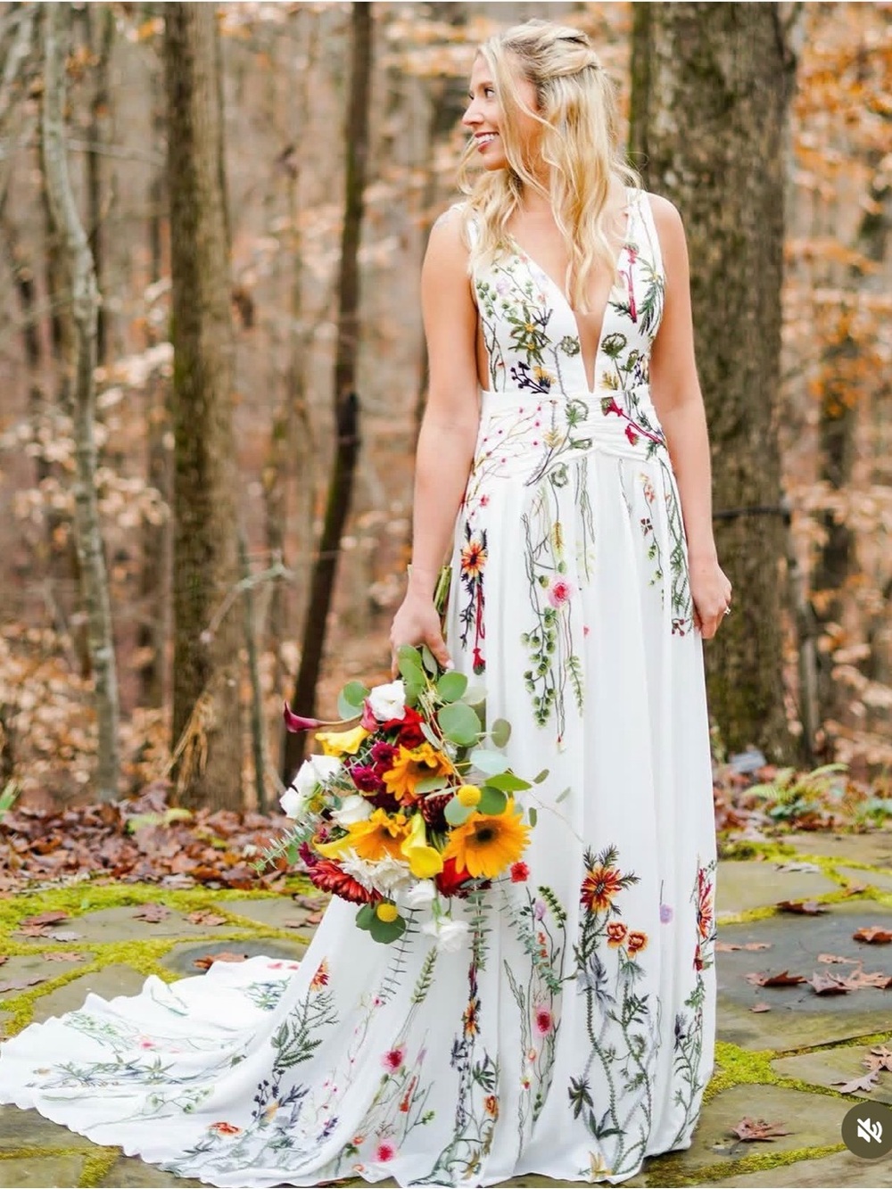 Women’s White Floral Embroidered Wedding Dress